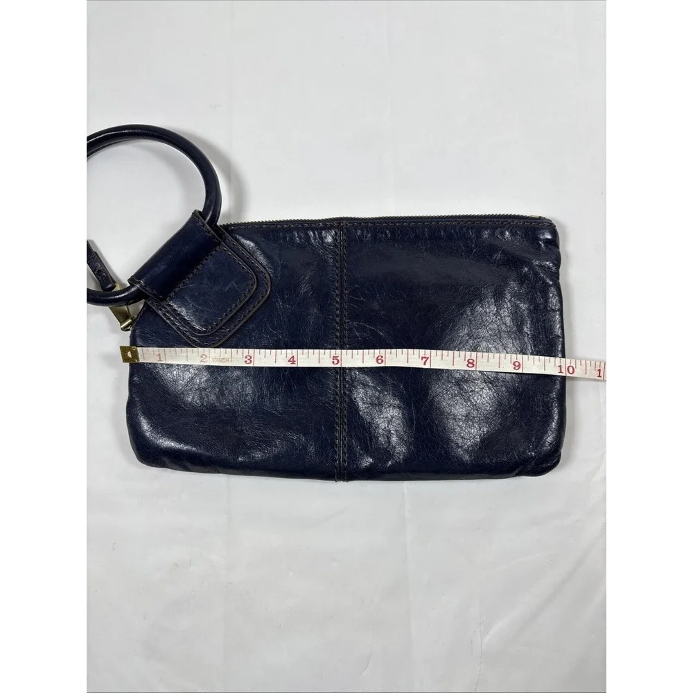 HOBO International Navy Polished Leather Sable Wristlet Circular‎ Handle Preppy
